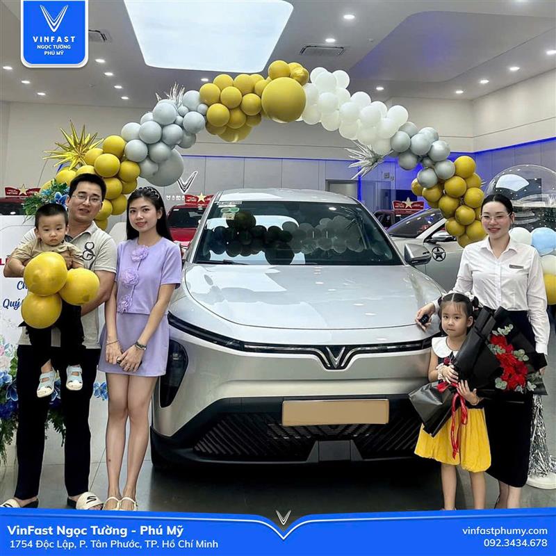 Mừng Quý Khách Hàng Nhận Xe Mới